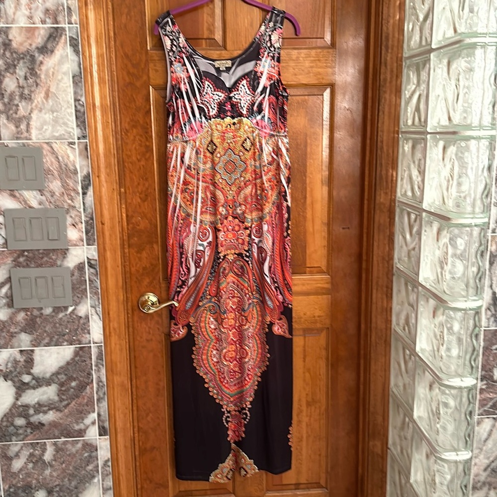 One World beautiful dress. 🧡❤️